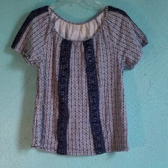 Shirt St John's Bay SHORT SLEEVE Blue White Geometric Women's WOMAN'S SIZE Large - Picture 6 of 6